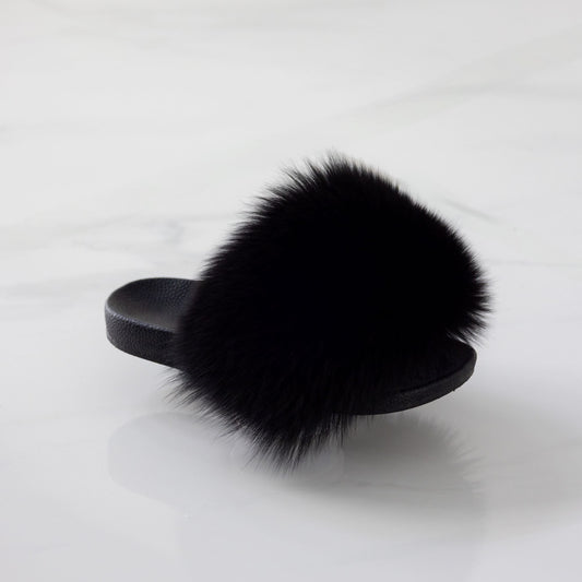 Sandales en fourrure noir ébène pour enfant – Confort et douceur